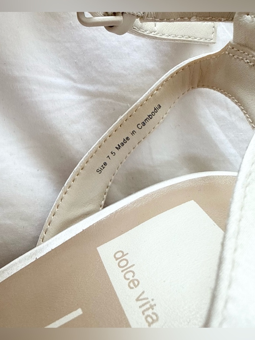 Dolce Vita Cream Knot Front Block Heel Sandals - Picture 5 of 5